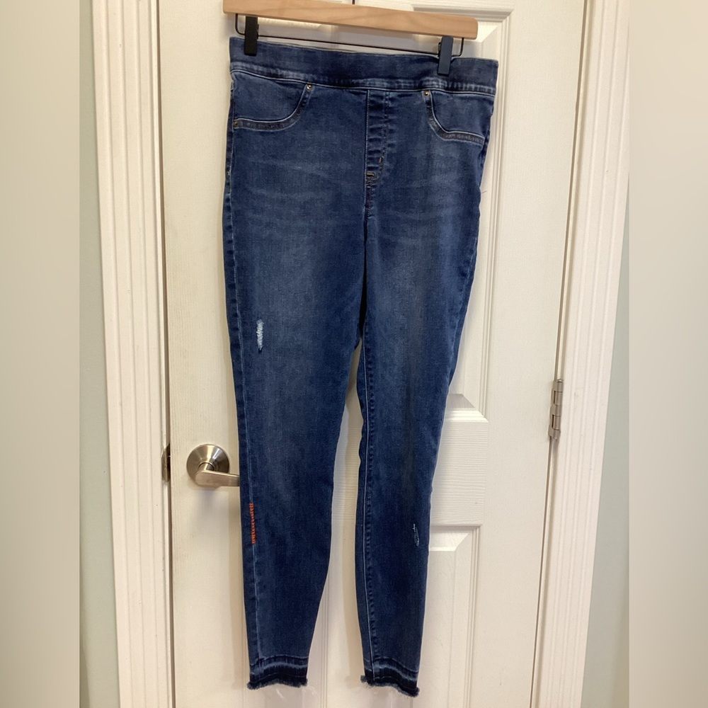 Spanx SZ L Pull on Jeans Distressed Leggings Raw Hem Medium wash Stretch